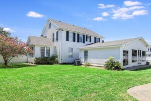 houses for sale in Crowley